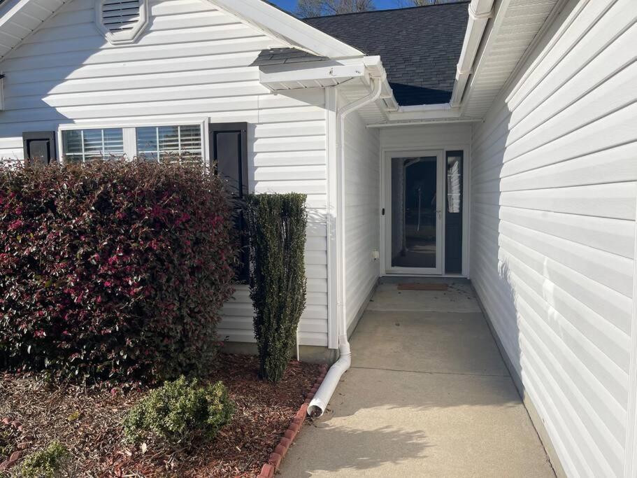 Adorable 3Br/2Ba W/ Garage 2Min Walk Ecu Health Villa Greenville Esterno foto