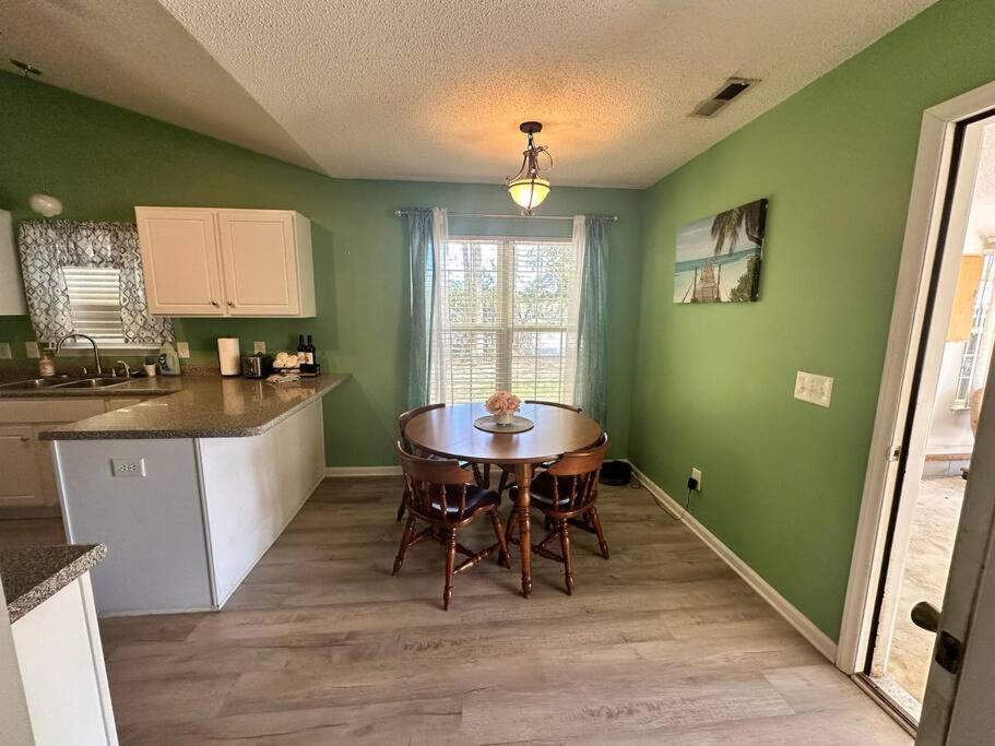 Adorable 3Br/2Ba W/ Garage 2Min Walk Ecu Health Villa Greenville Esterno foto