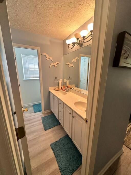 Adorable 3Br/2Ba W/ Garage 2Min Walk Ecu Health Villa Greenville Esterno foto