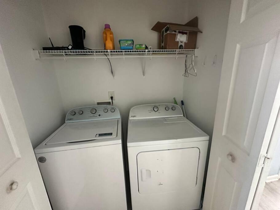 Adorable 3Br/2Ba W/ Garage 2Min Walk Ecu Health Villa Greenville Esterno foto